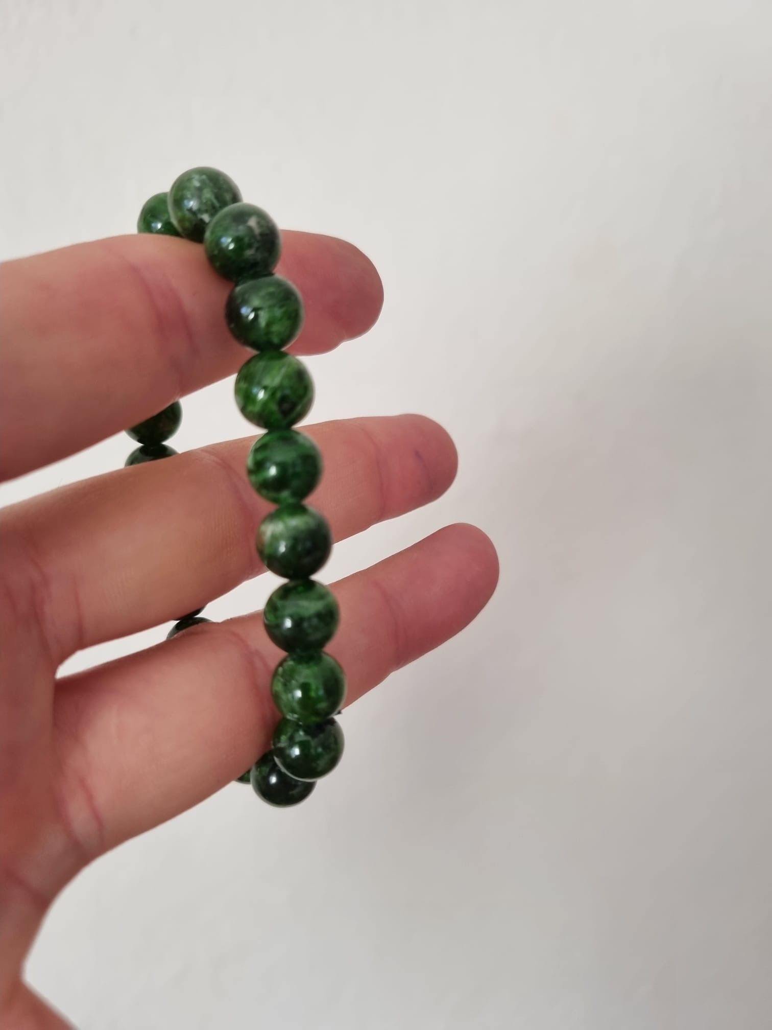 Doğal Diopsit Taşı Bileklik – 8 mm