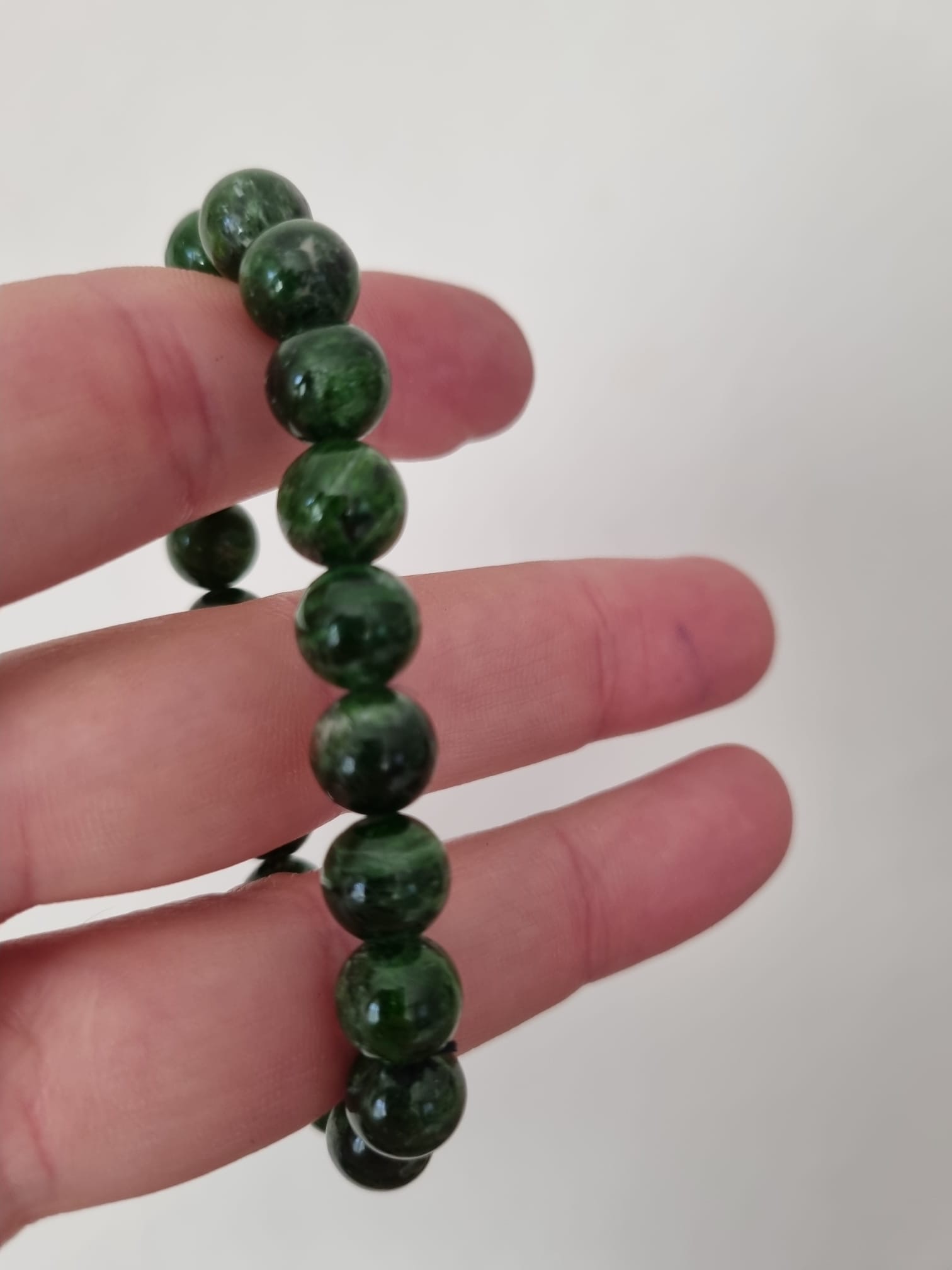 Doğal Diopsit Taşı Bileklik – 8 mm