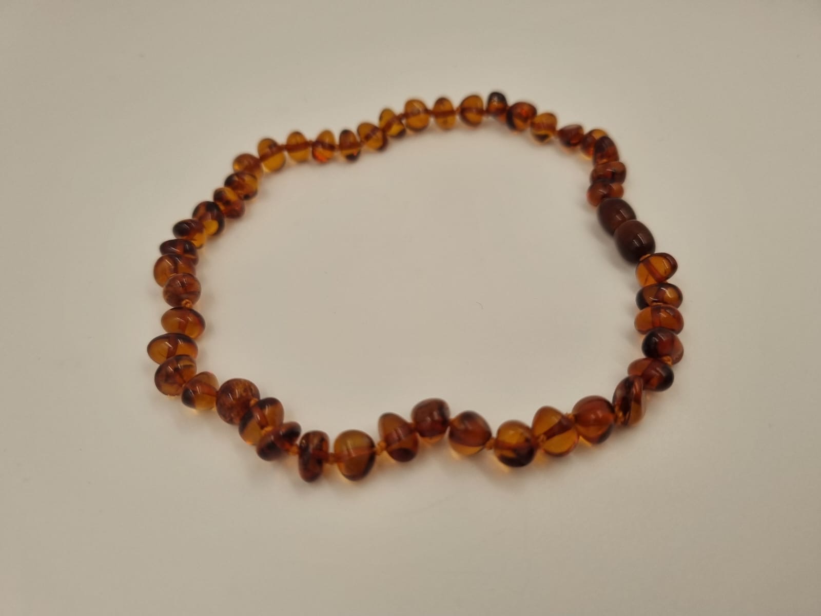 Kehribar Bebek Kolyesi