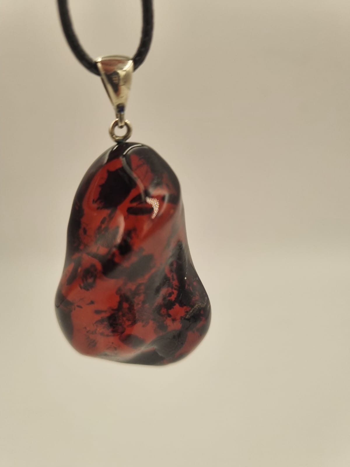 Kehribar Ateş Kolye