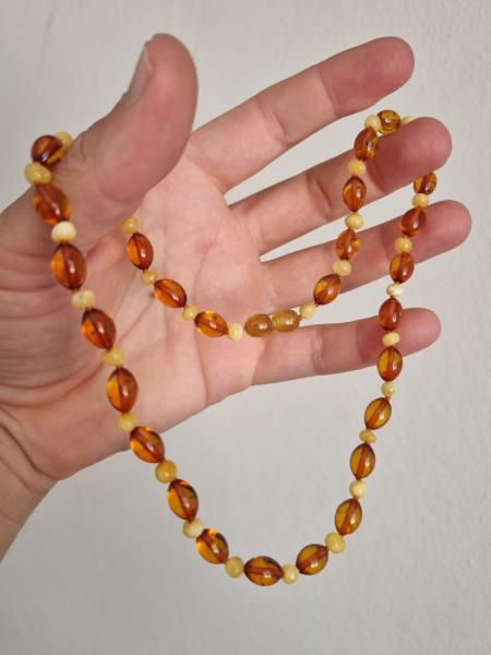 Doğal Bal ve Kabuk Kehribar Kolye – Arpa Kesim (45 cm)