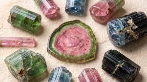Turmalin Taşı Anlamı: Siyah Turmalin, Watermelon Turmalin ve Yeşil Turmalin Rehberi